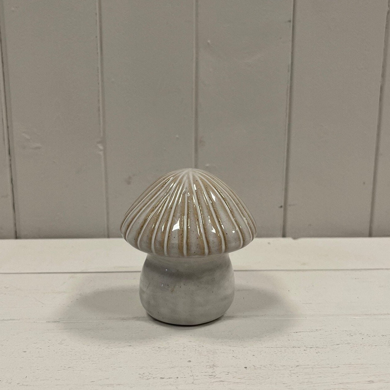 Medium glazed ceramic mushroom