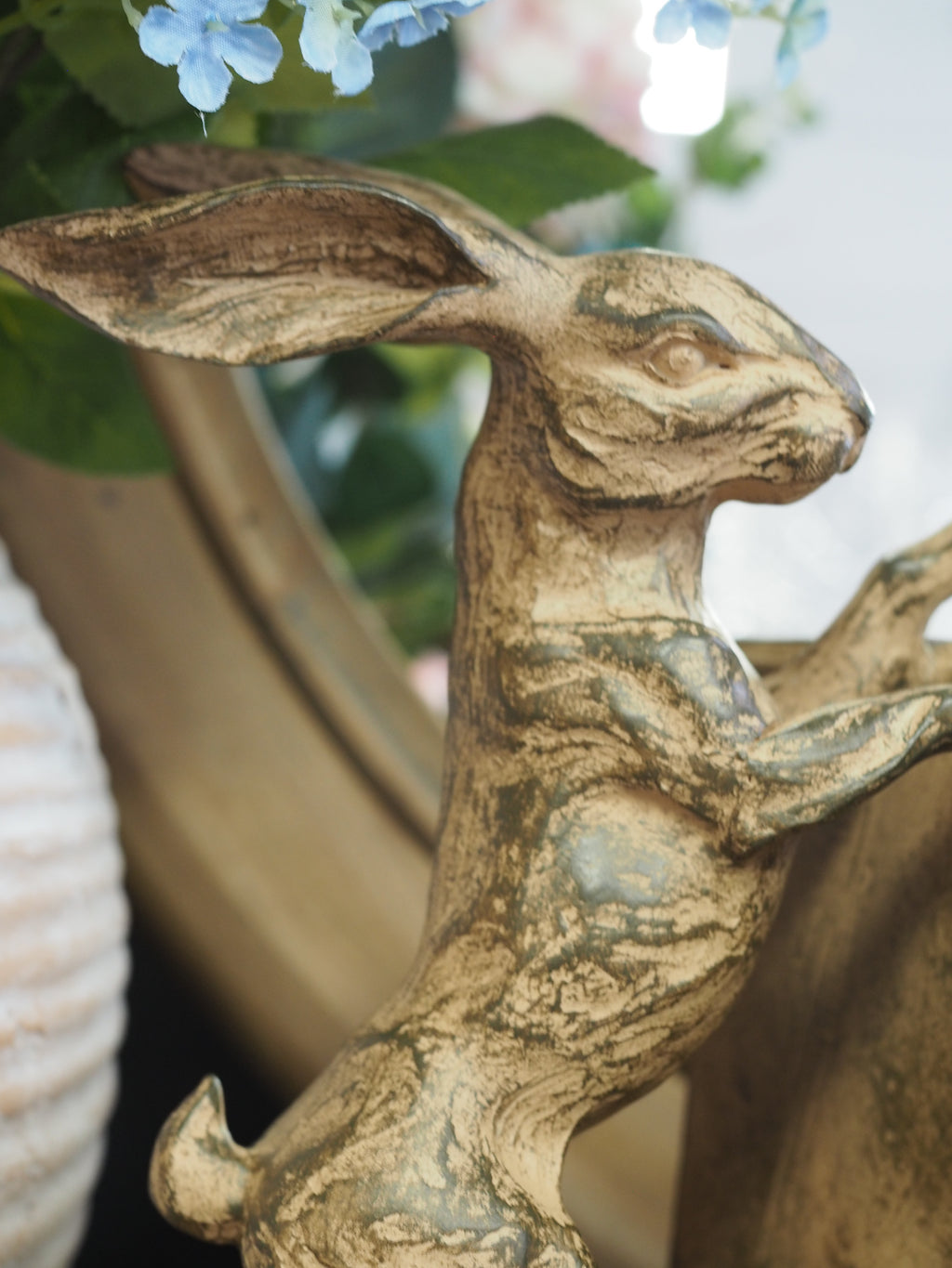 Pair of boxing hare bookends