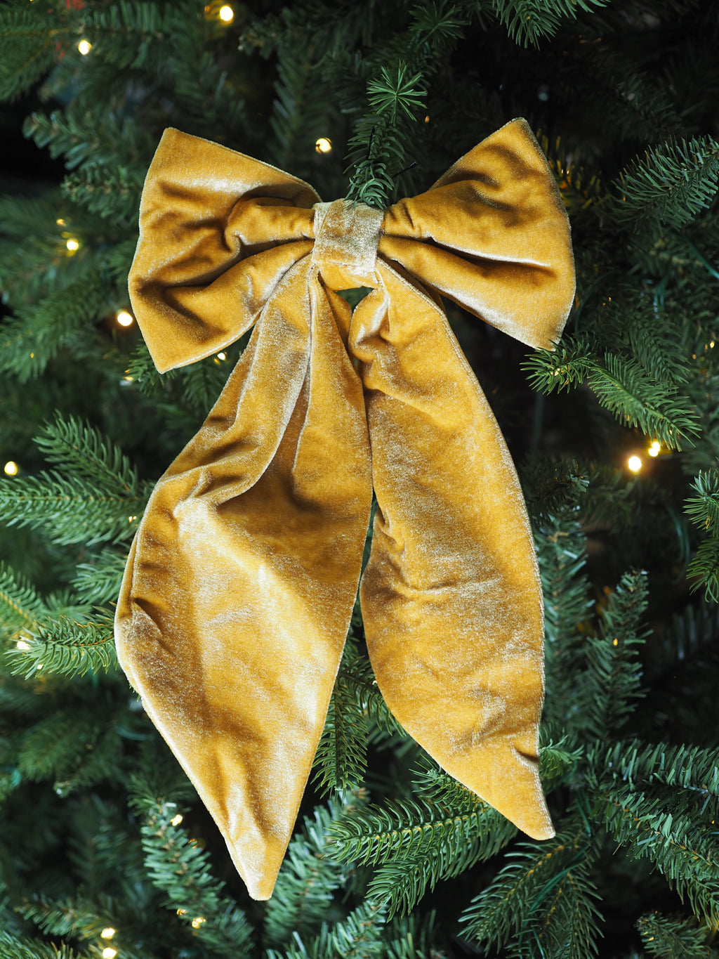 Velvet mustard clip on bow