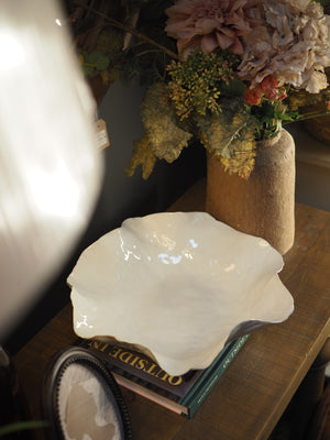 Wavy ceramic plate