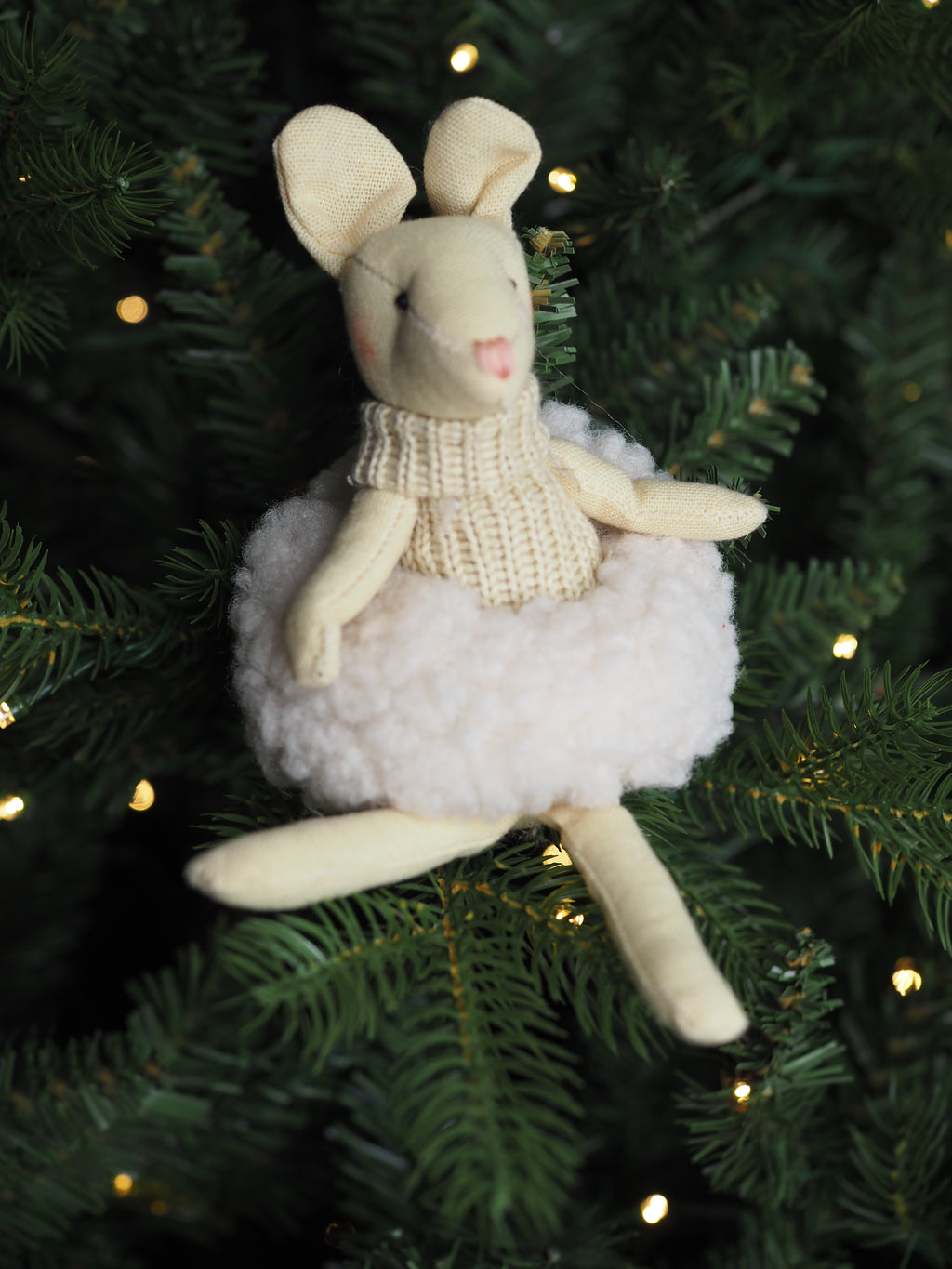 Wooly skirt mouse