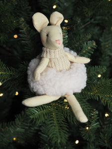 Wooly skirt mouse