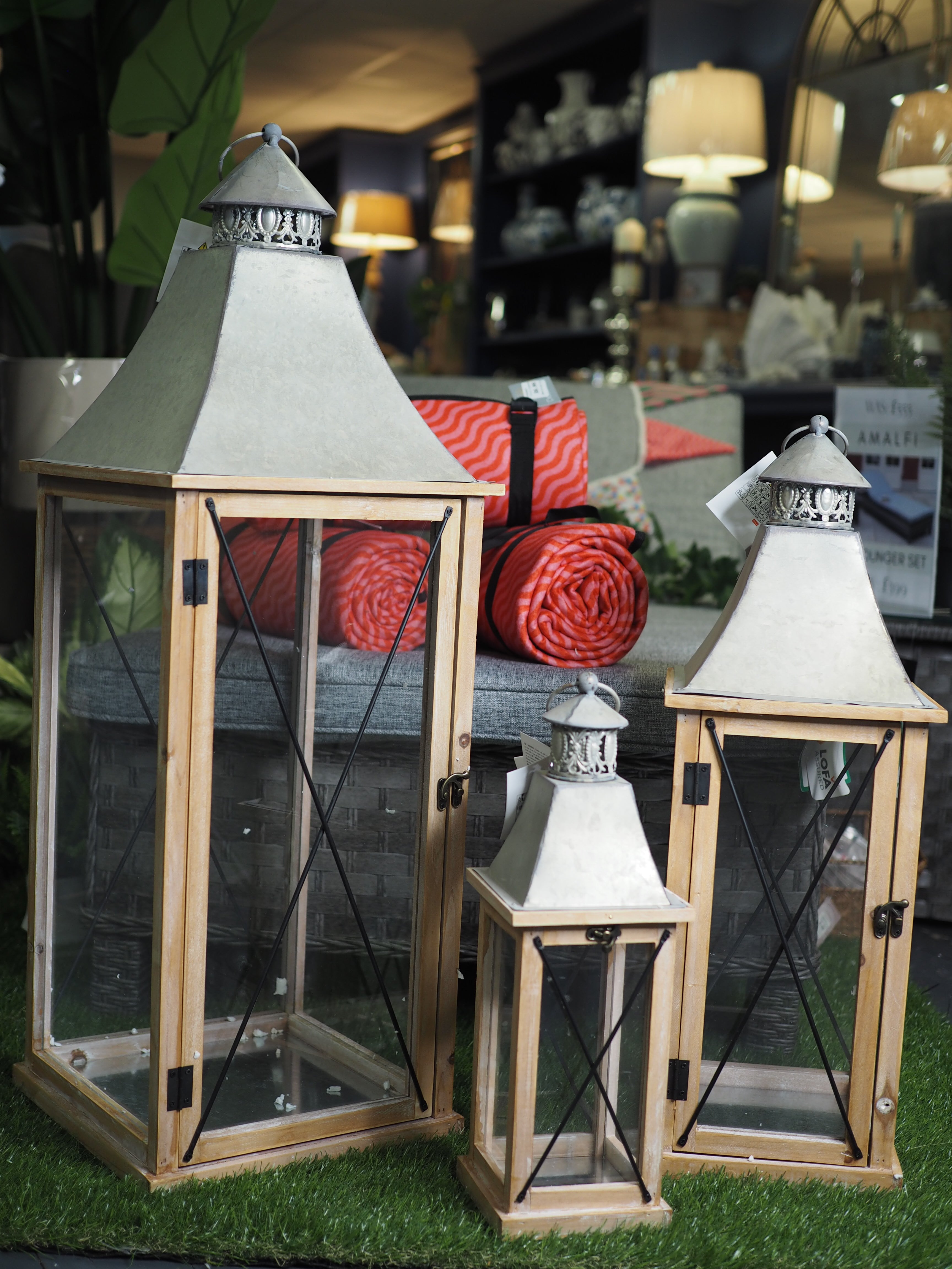 Firwood lantern with metal crossing