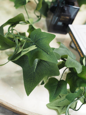 Small ivy leaf garland