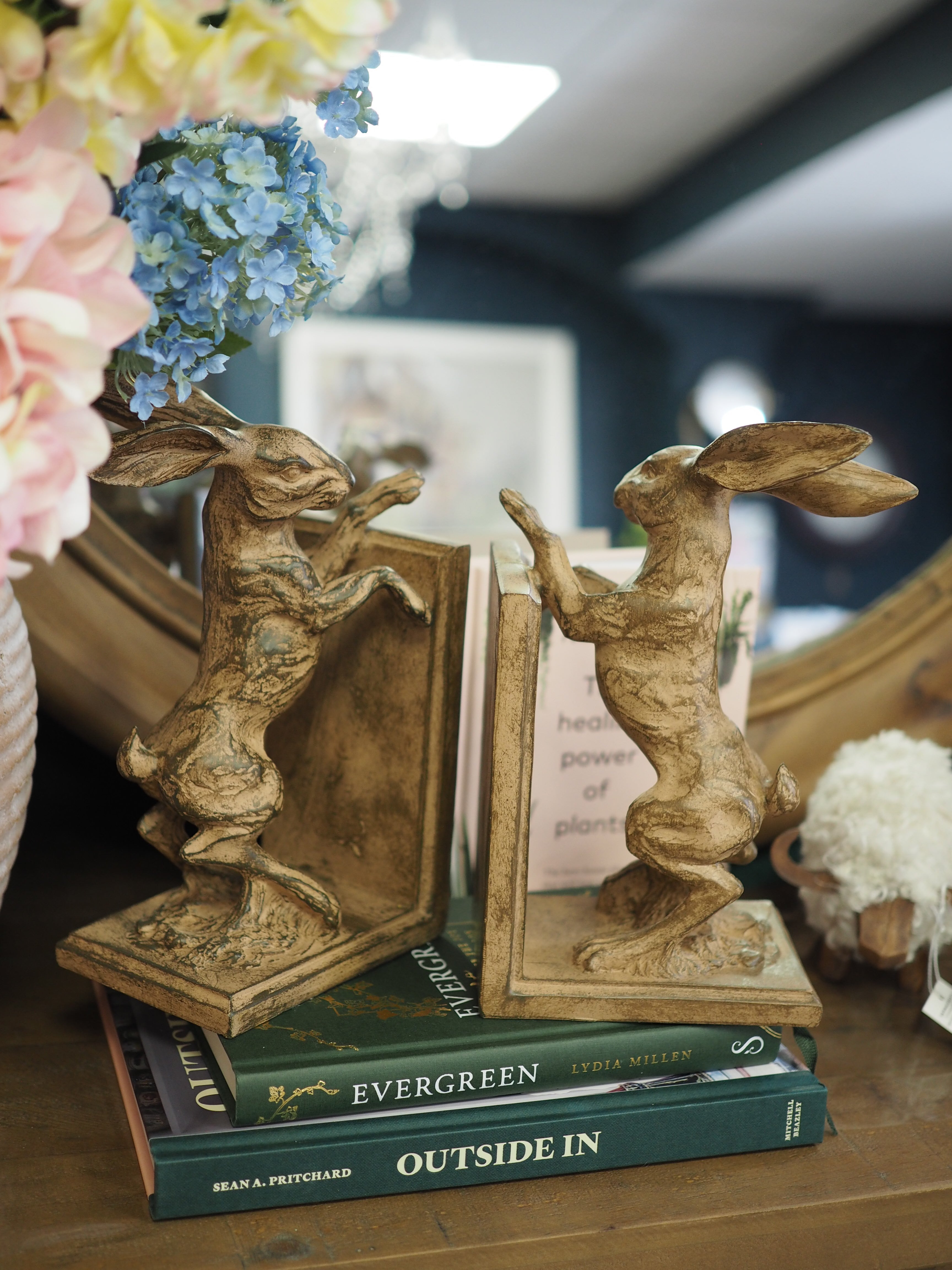 Pair of boxing hare bookends