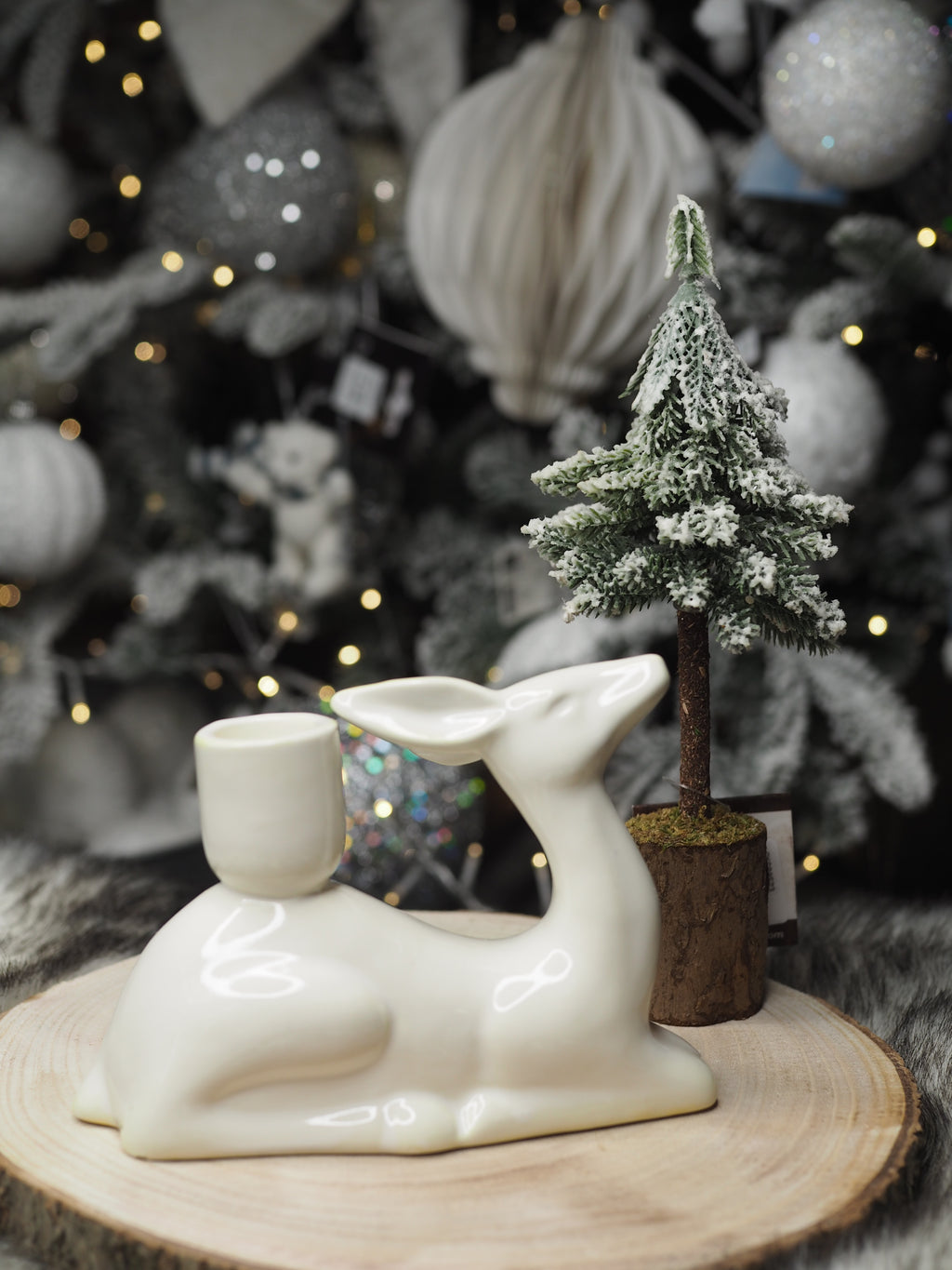 Gazing deer candle holder