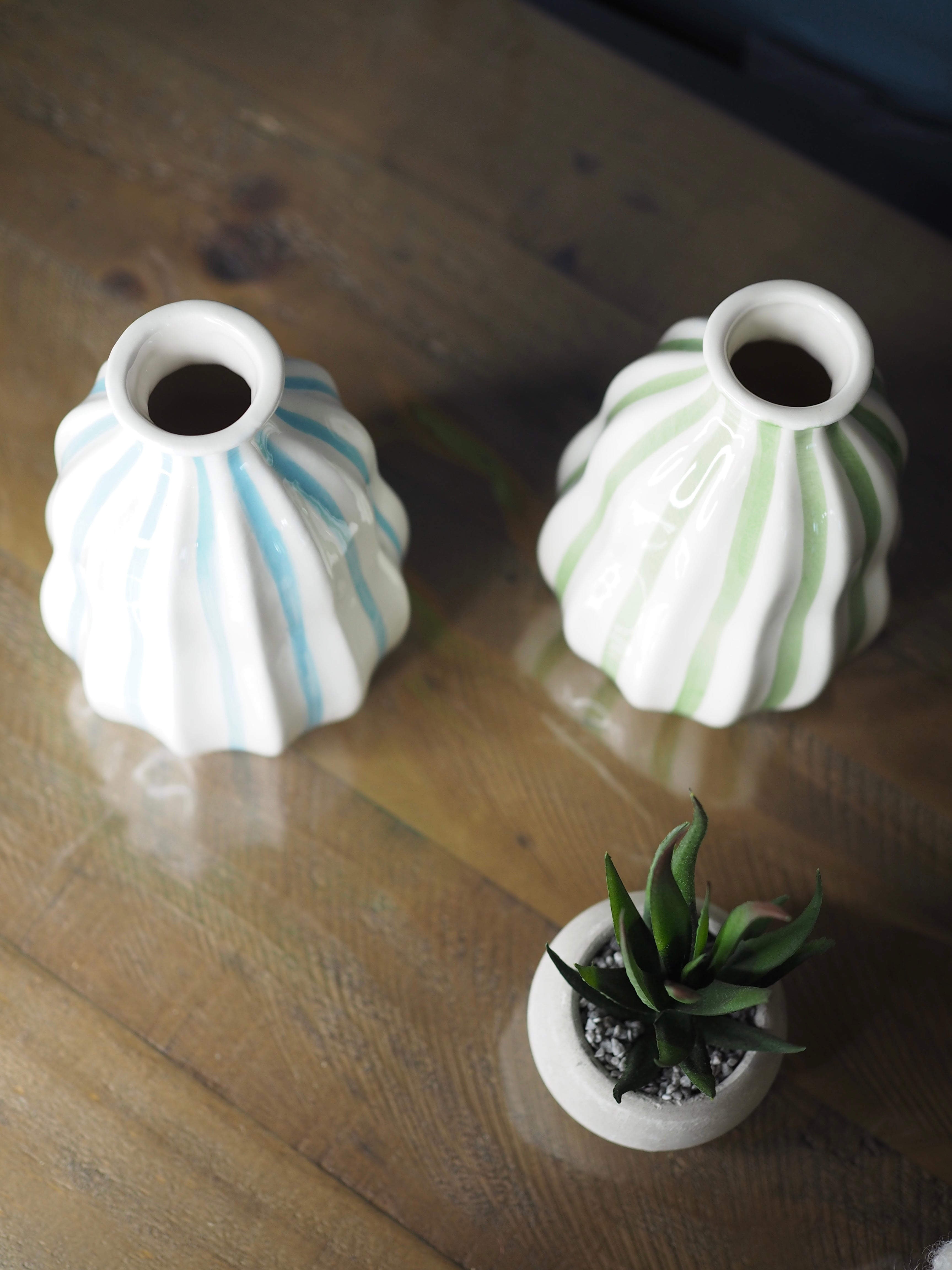 Blue stripe stoneware balloon decorative small vase
