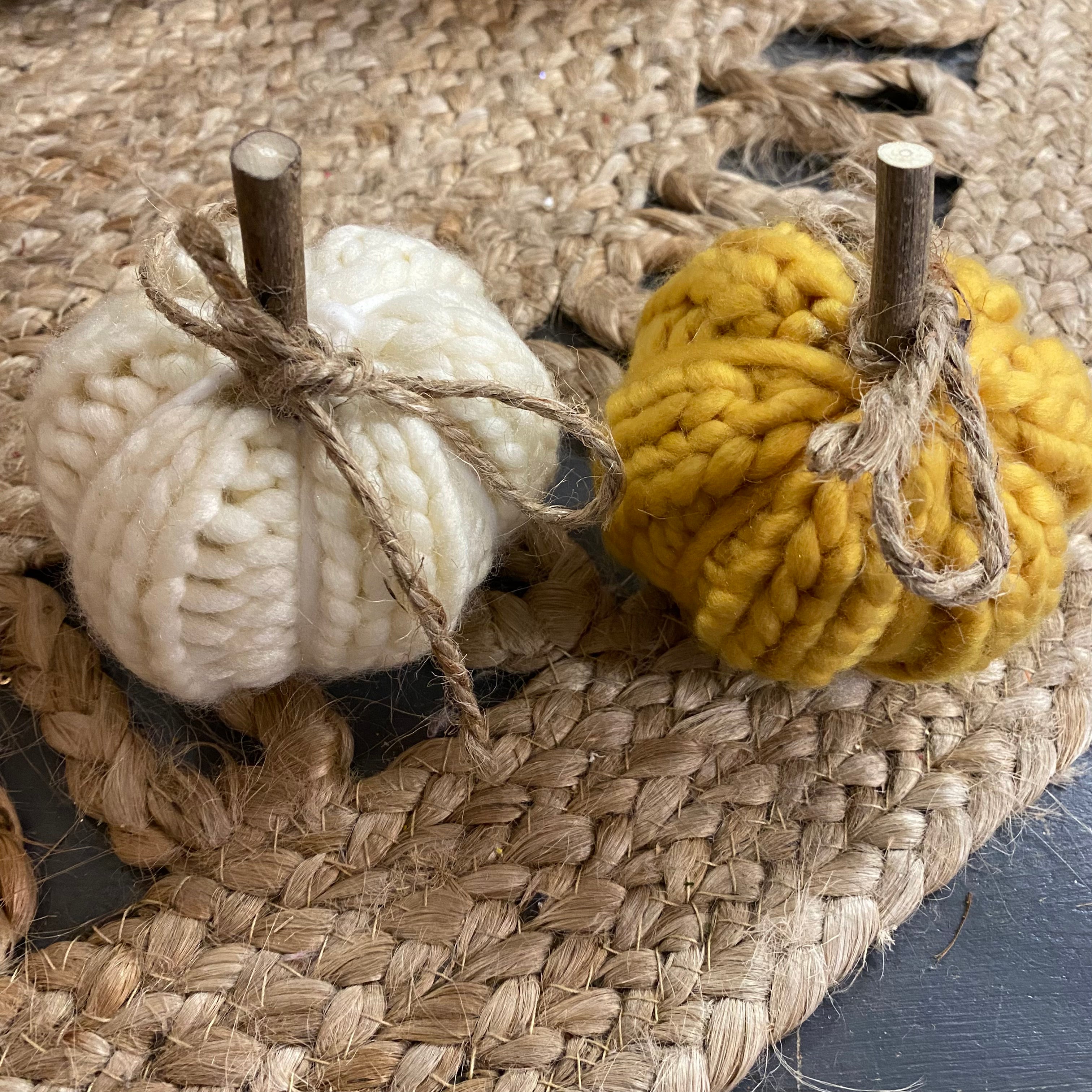 Knitted small pumpkin set- cream and okra