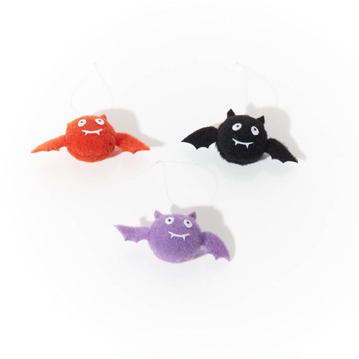 Halloween novelty hanging bats