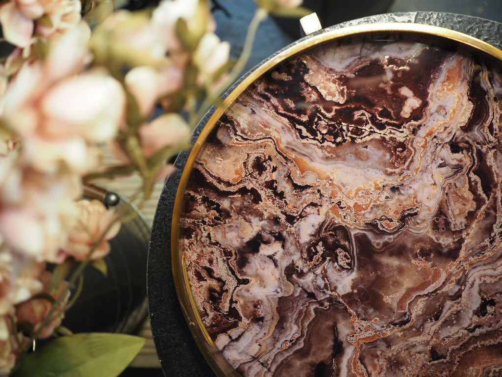 Round marble effect tray