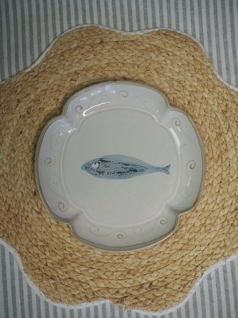 Fish fluted stoneware plate