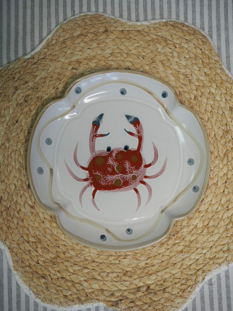 Crab fluted stoneware plate