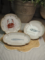 Crab fluted stoneware plate