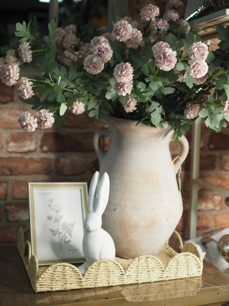 Scalloped edge serving tray
