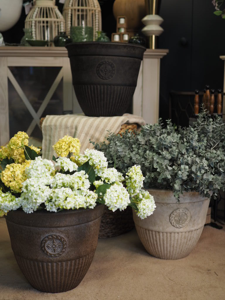 Elizabeth heritage style planter