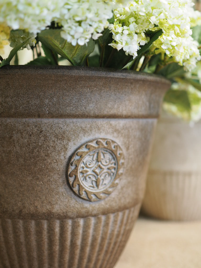 Elizabeth heritage style planter