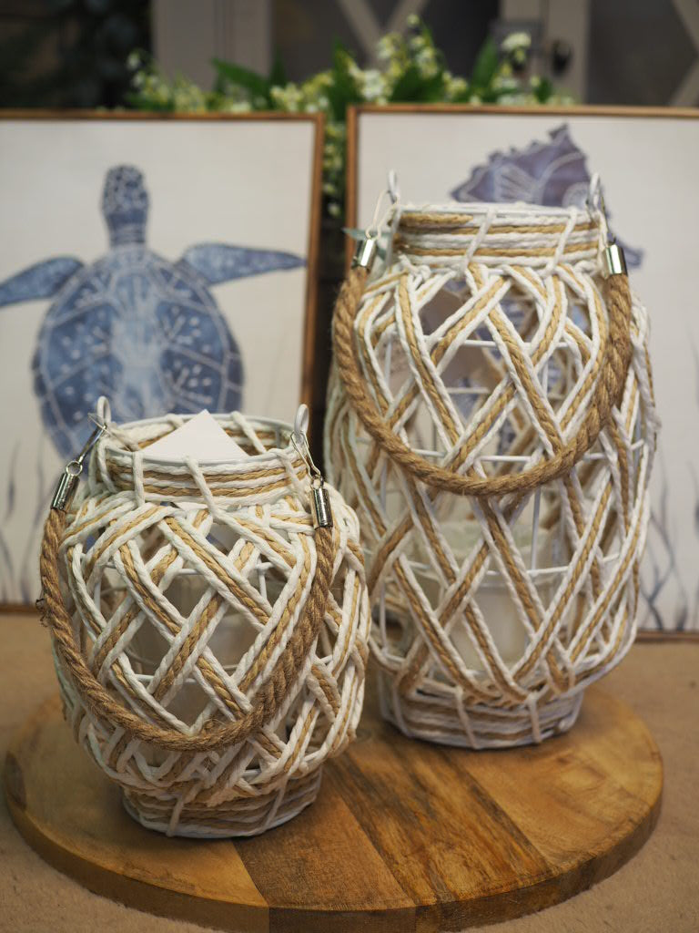 Rope handled lantern (20cmH)