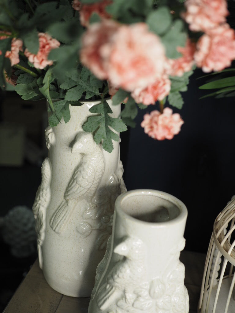 Cream porcelain parrot embossed vase (34.5cmH) (Copy)
