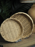 Round scalloped rim paper trays