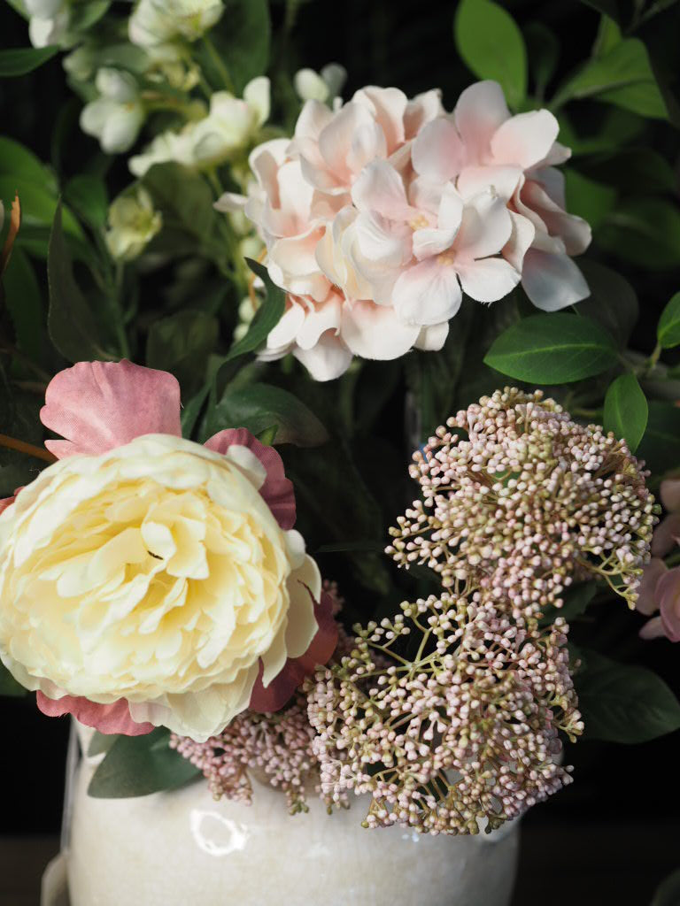 Rose cottage bouquet