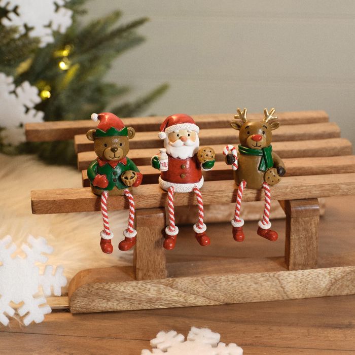 Santa’s magical feast shelf sitters