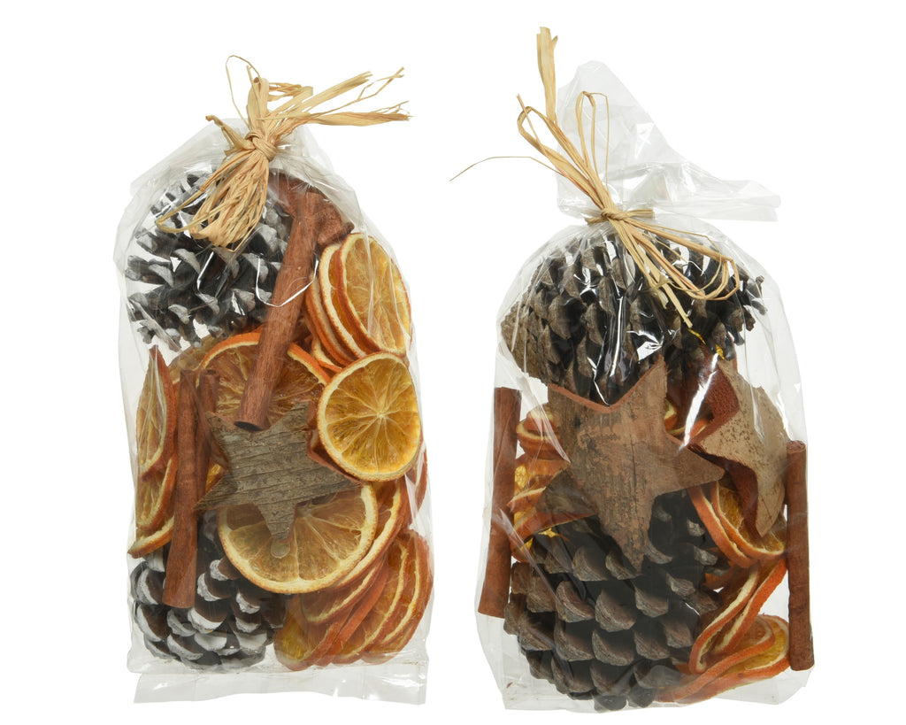 Potpourri with pinecones and orange slices