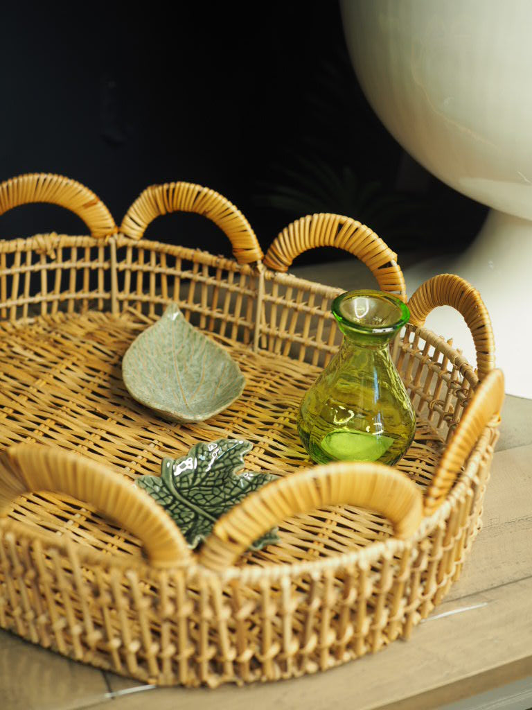 Oval scalloped edge rattan tray