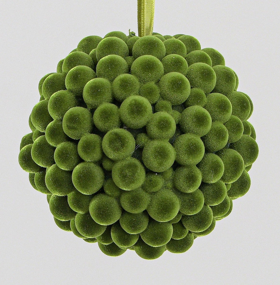 Green velvet cluster bauble