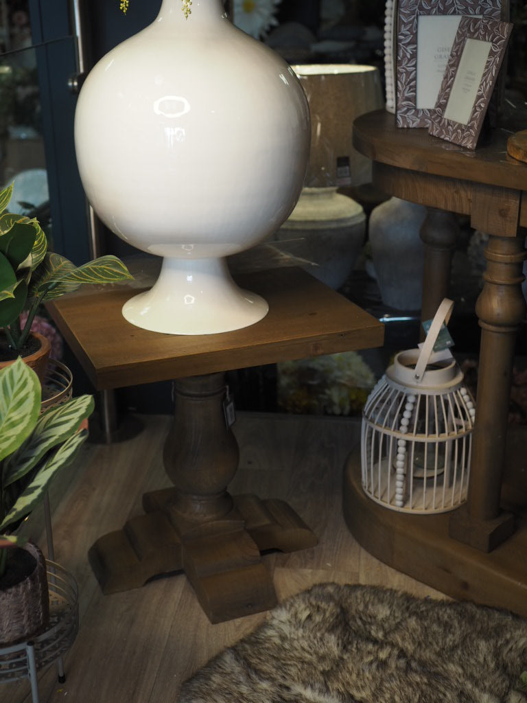 Donard square lamp table