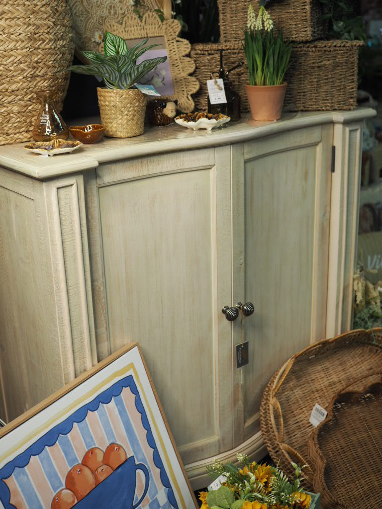 Valence 2 door cupboard
