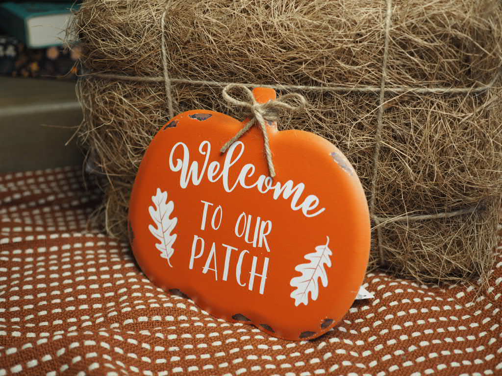 Welcome to our patch hanging pumpkin