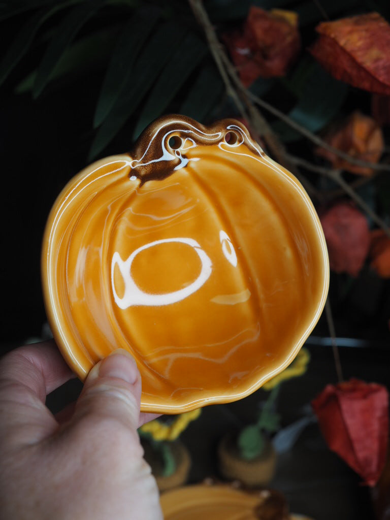 Pumpkin & tendril ceramic mini trinket dish