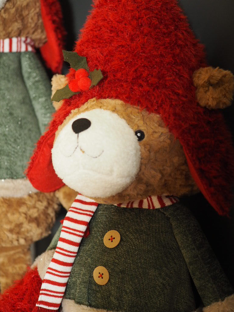 Cute Christmas bear with woolly hat (95cmH)
