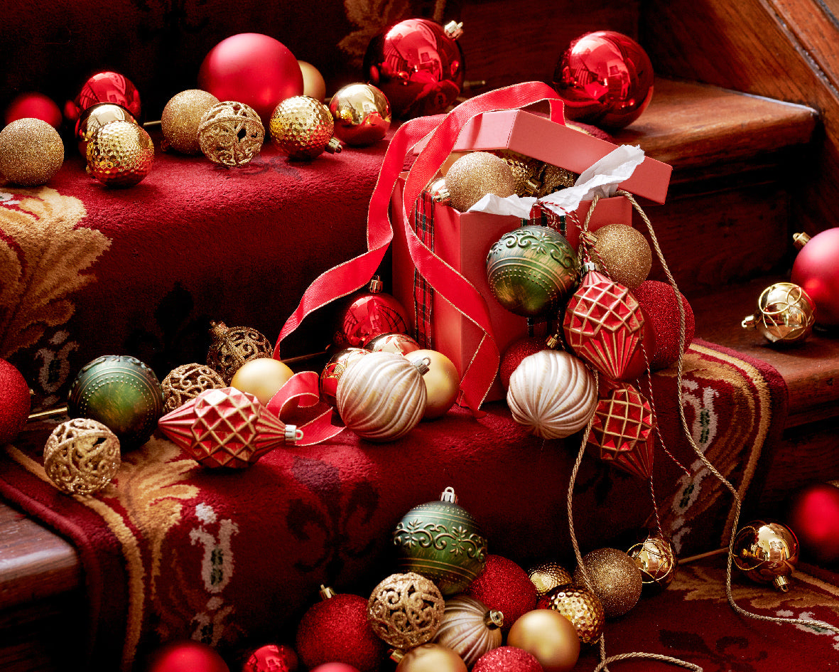 Shatterproof gold matt shiny & glitter bauble mix