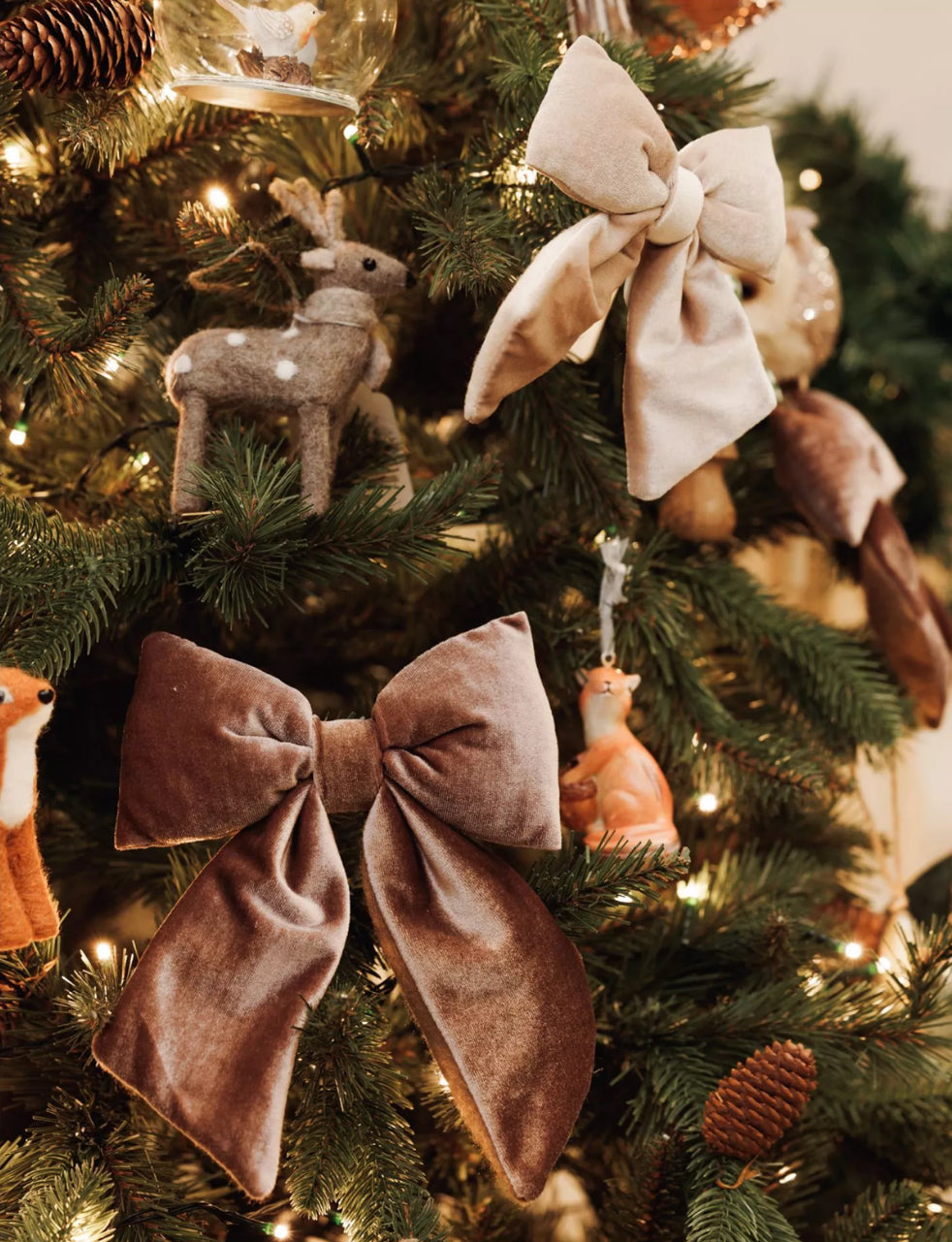 Taupe velvet bow with clip