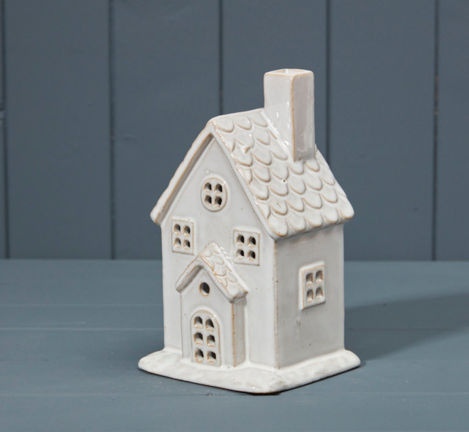 Ceramic house tealight holder (19.5cm)