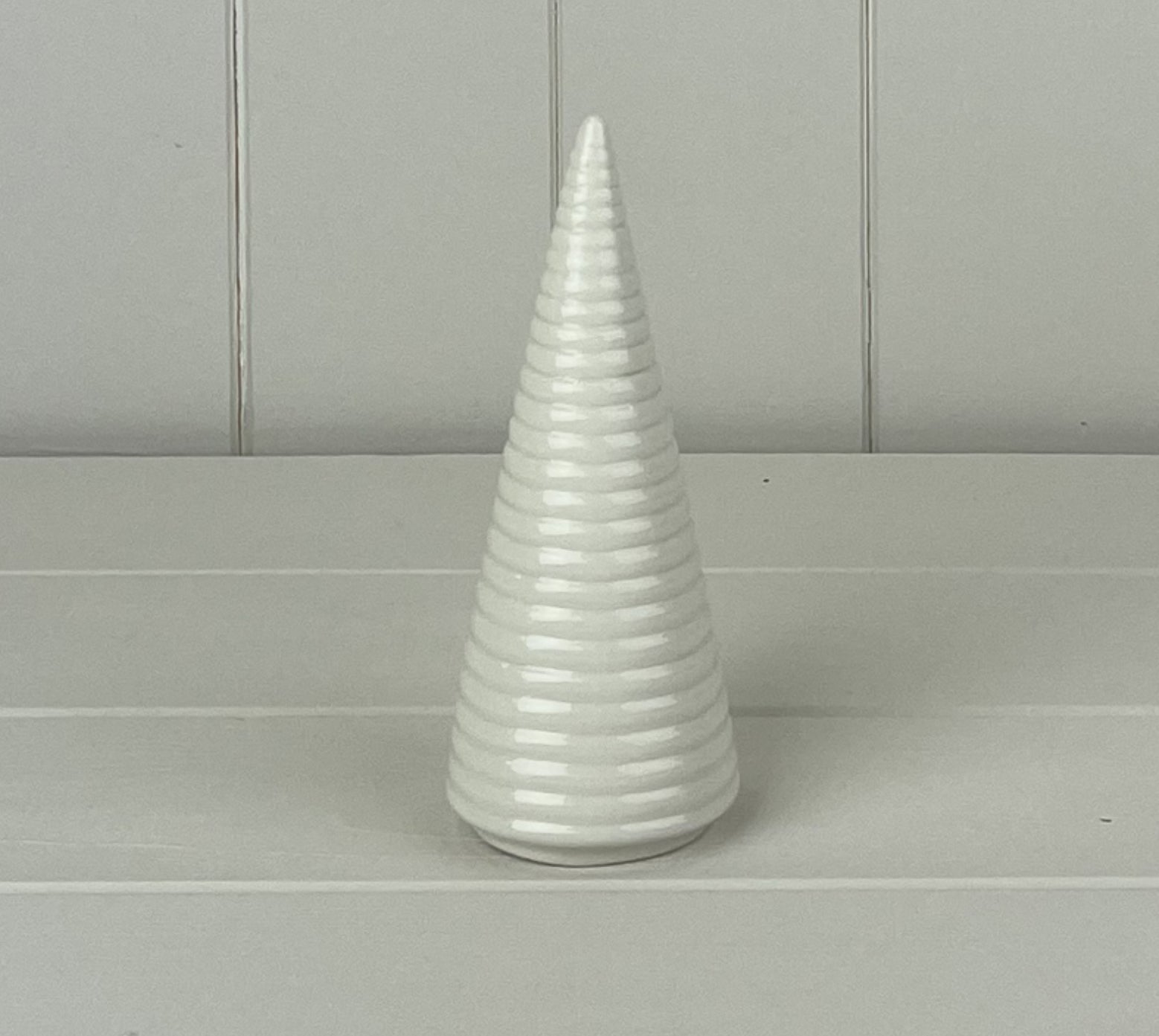 Glazed ceramic tree ornament (14.7cm)