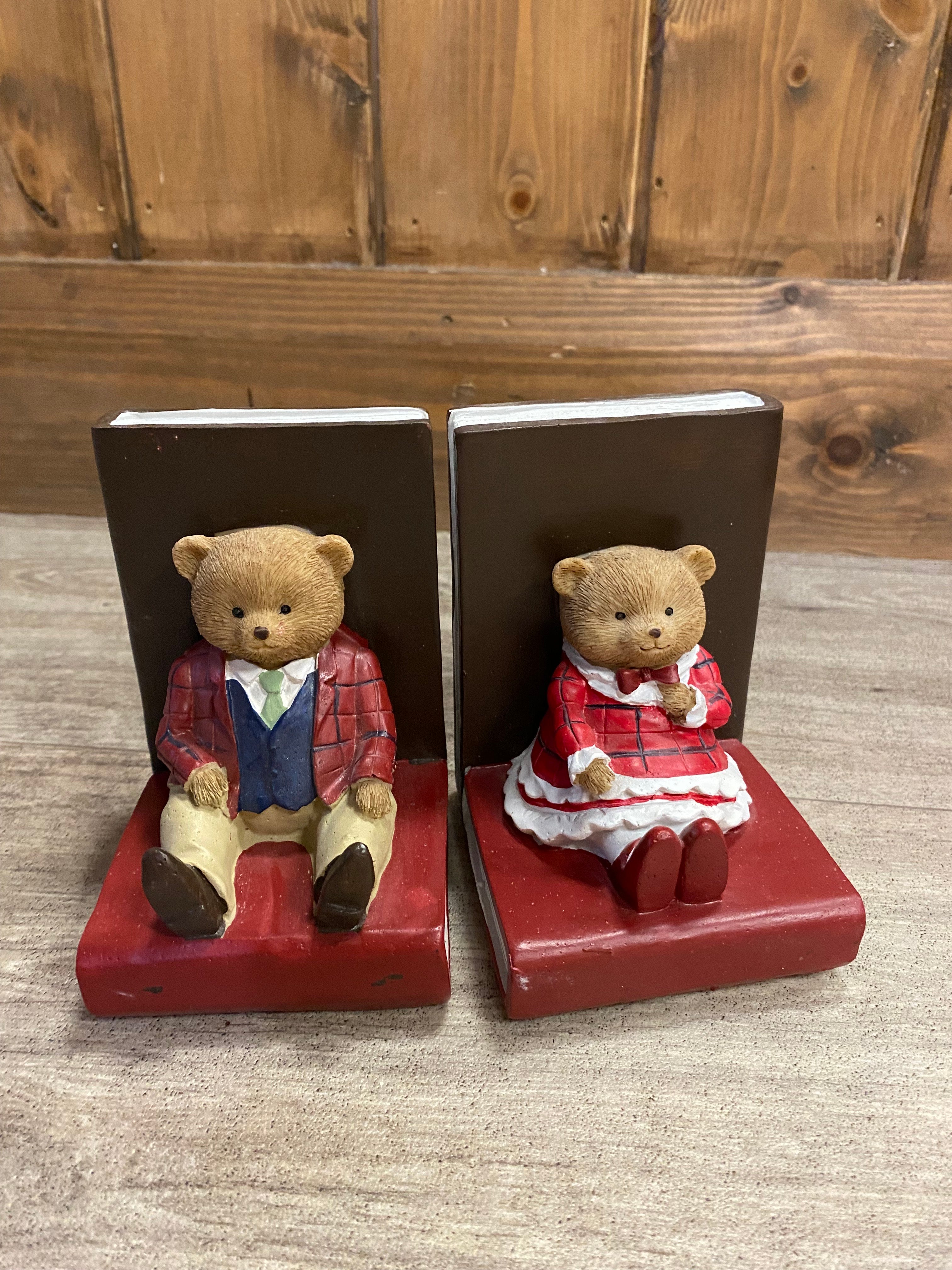 Teddy bear bookends