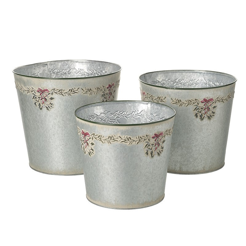 Silver festively decorated buckets