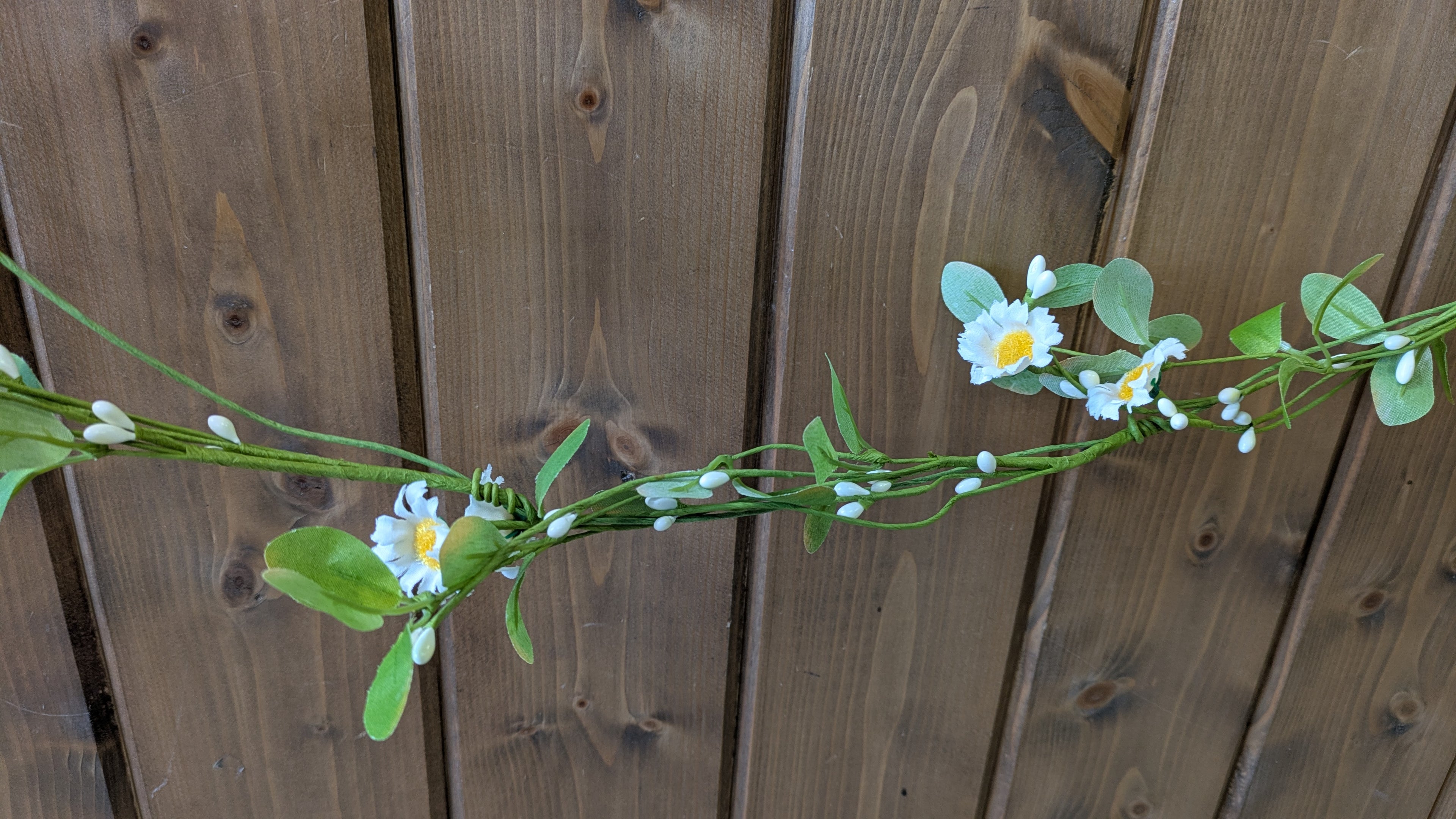 Spring daisy garland