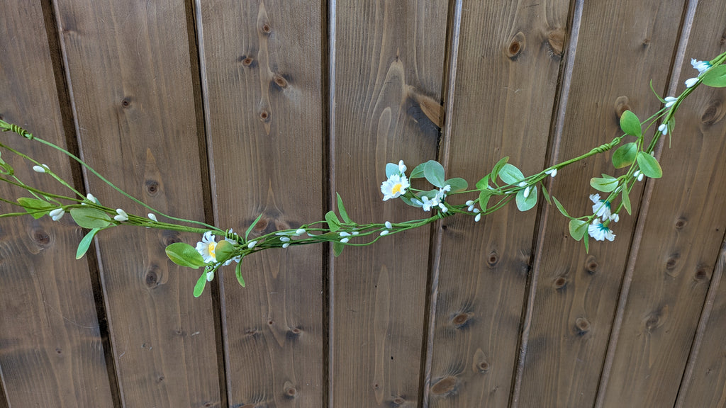 Spring daisy garland