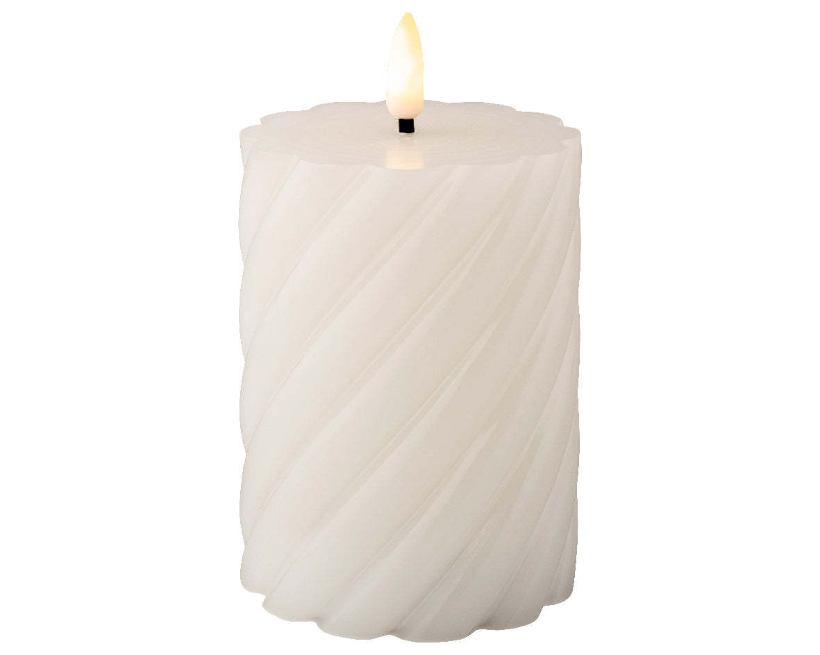 LED wick flame white candle (12.5cmH)