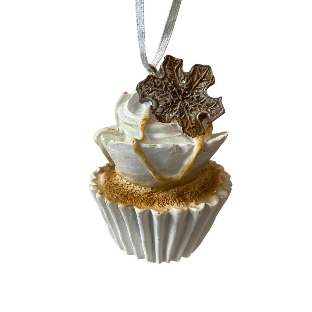 Christmas cup cake handing decoration