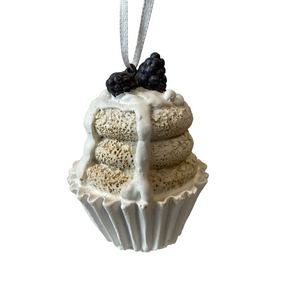 Christmas cup cake handing decoration