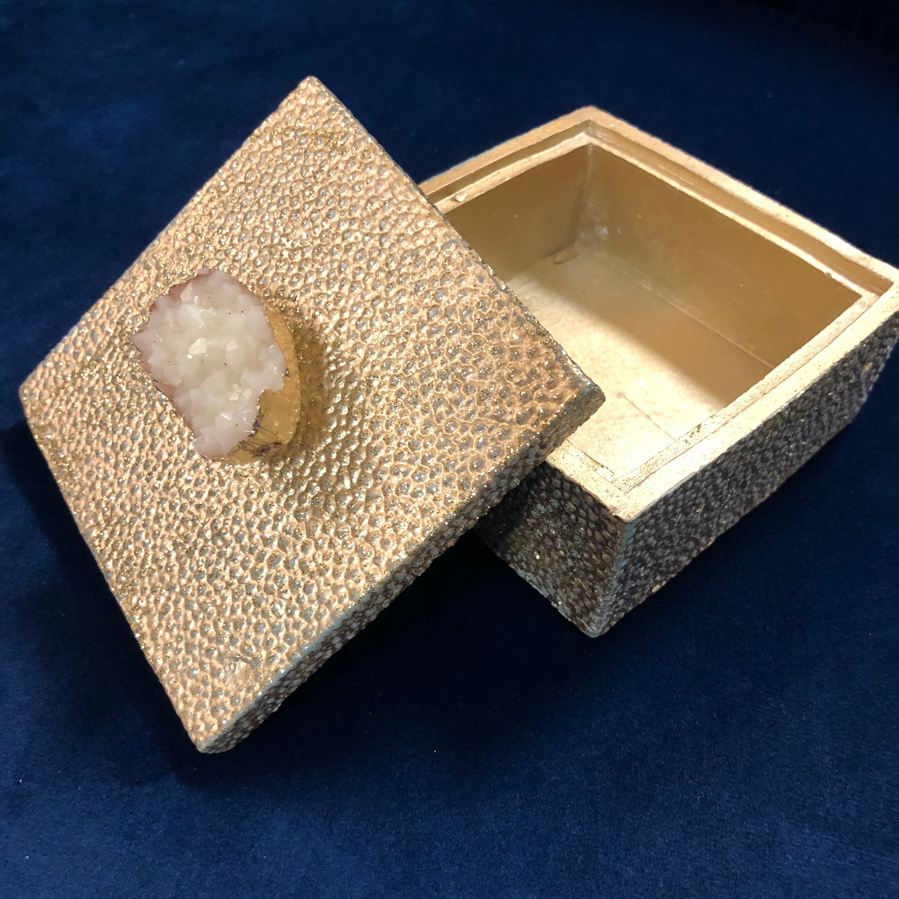 Gold resin jewellery box with agate gem stone