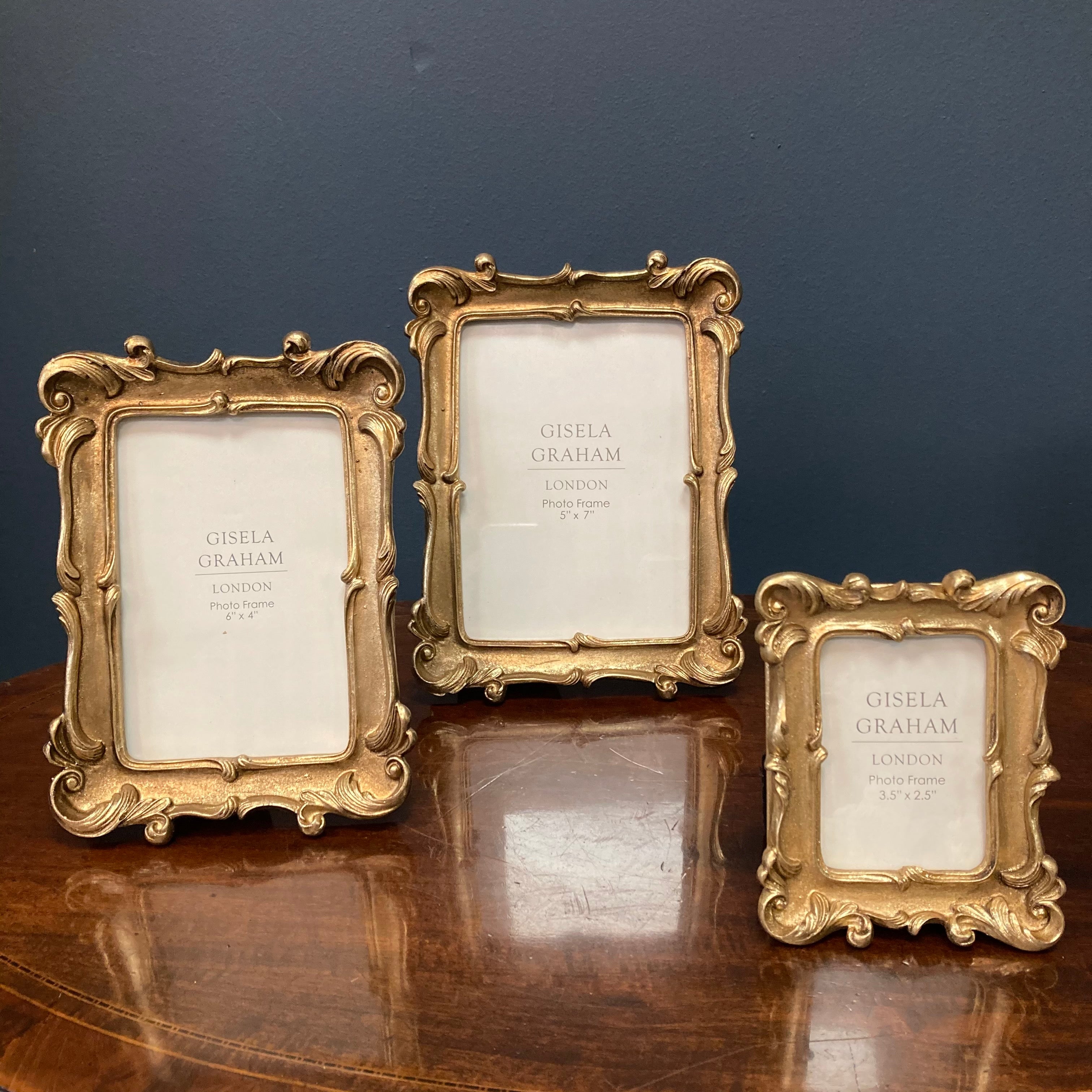 Gold gallery frame 2.5 x 3.5”