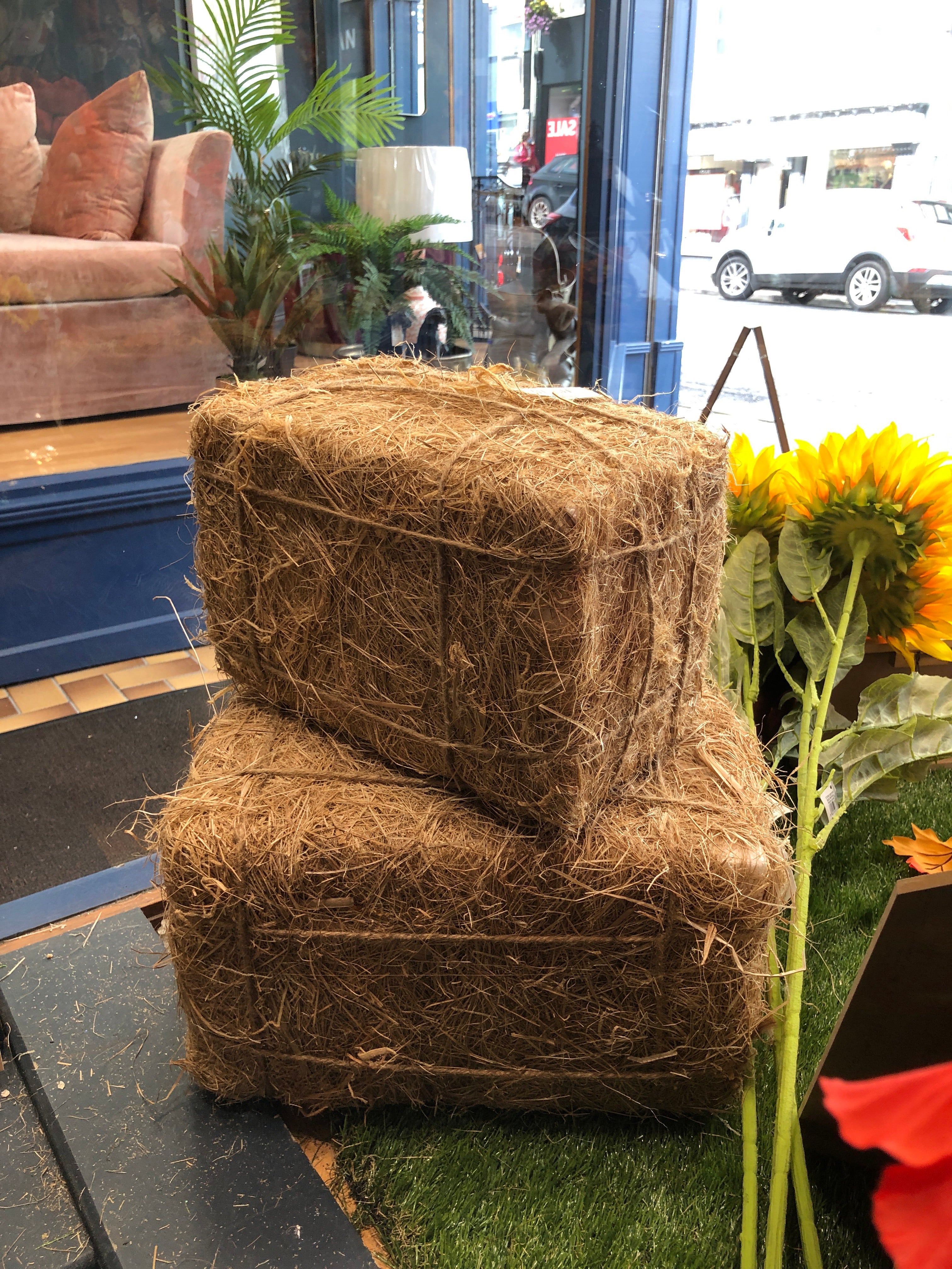 Medium hay bale