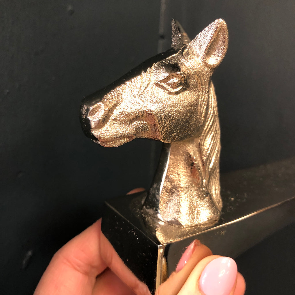 Horse door wedge