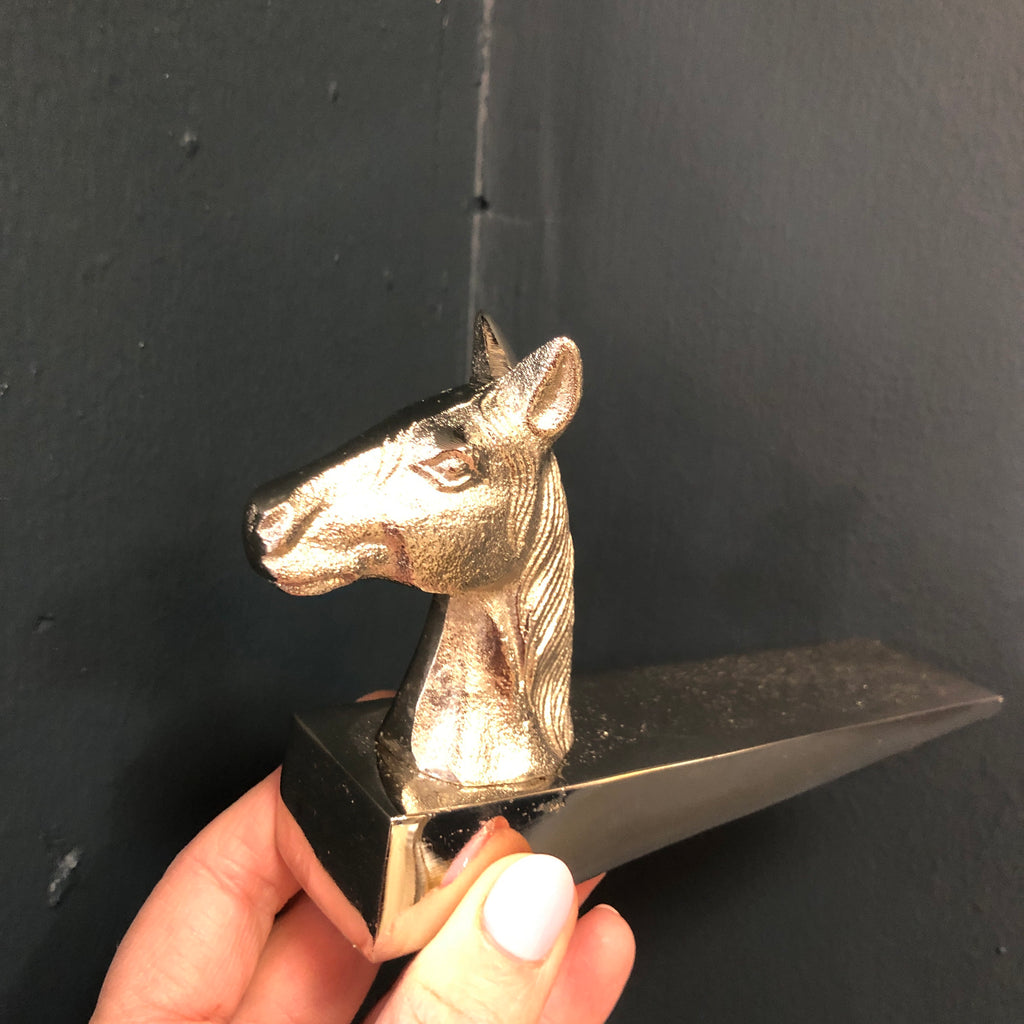 Horse door wedge