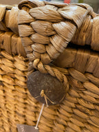 Water hyacinth storage basket with lid